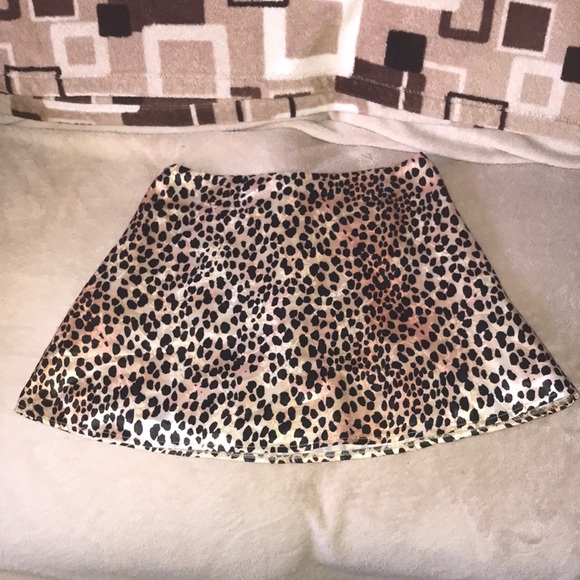Princess Polly xx 😘 size 8 leopard 🐆 print with floral print skirt 💕 - Picture 3 of 9